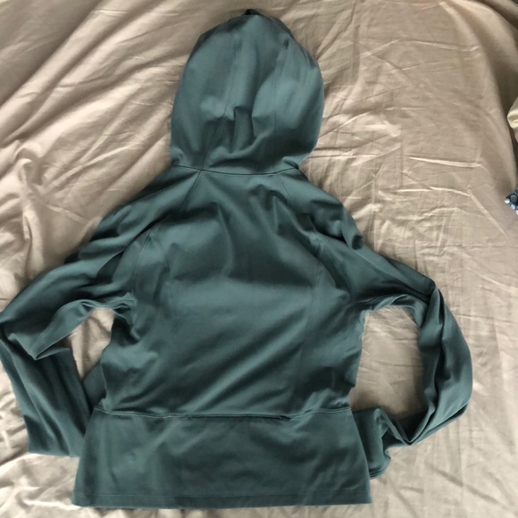 LULULEMON green sweater - Picture 2 of 2
